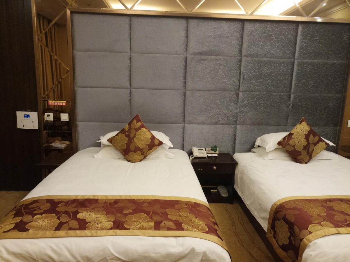Huayu Paradise International Hotel Lhasa Bagian luar foto